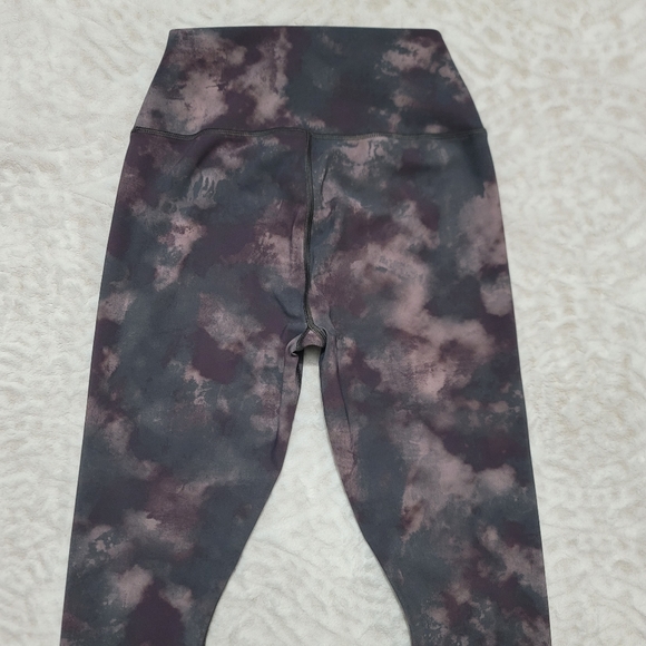 ALO Yoga Solarized High-Rise Tie-Dye Leggings Oxblood Size M - Picture 6 of 16